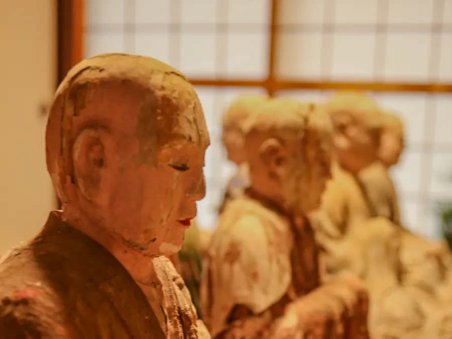 弘法大師像修繕前
