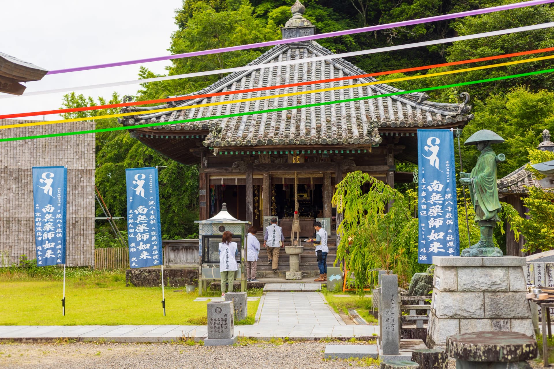 修繕を待つ大師堂